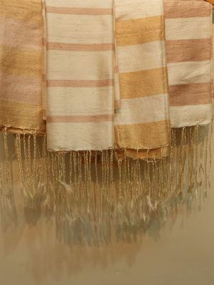 Khăn Lụa Dâu Tằm – Dệt Tay Nhuộm Từ Khâu Se Sợi