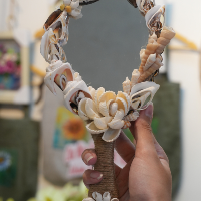 Seashell mirror