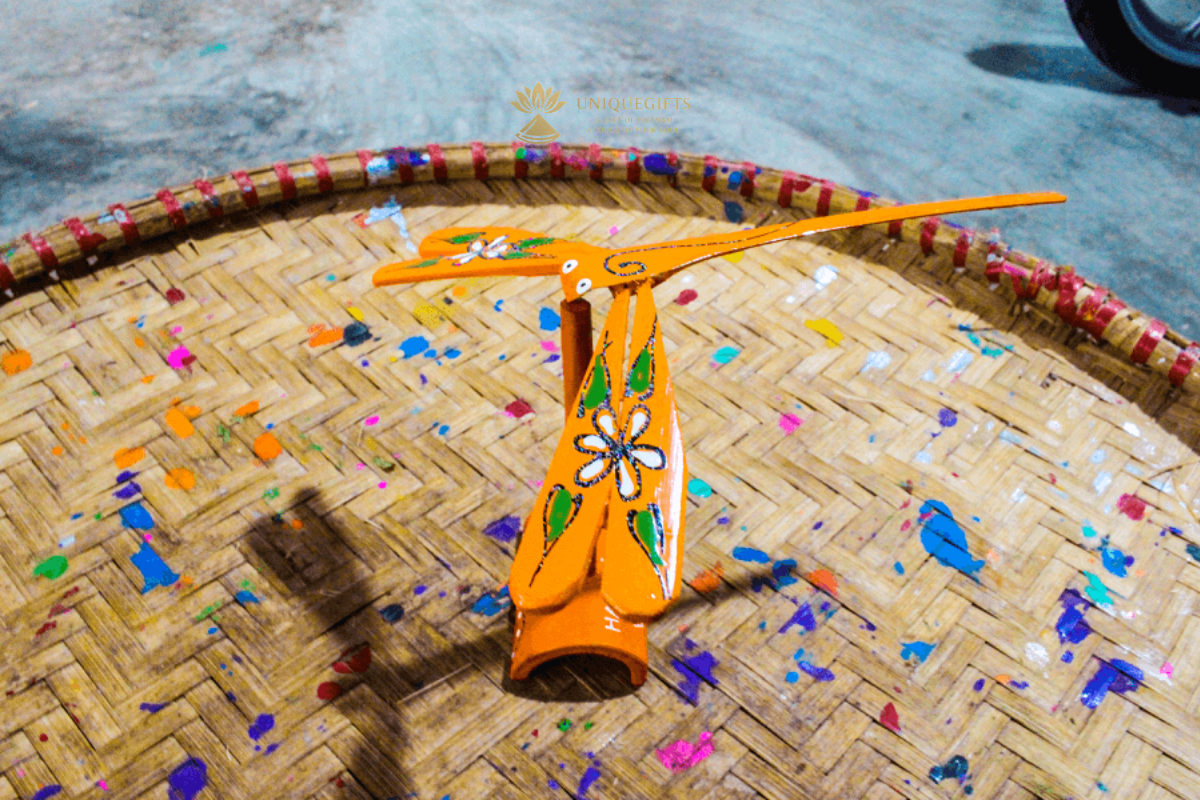 From bamboo to balancing dragonfly
